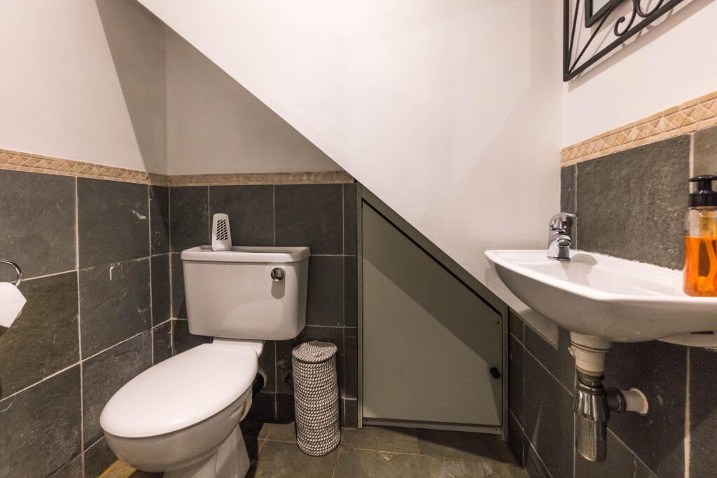 CLOAKROOM