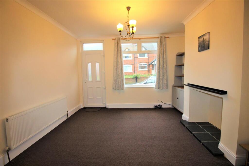 3 - Living room.jpg