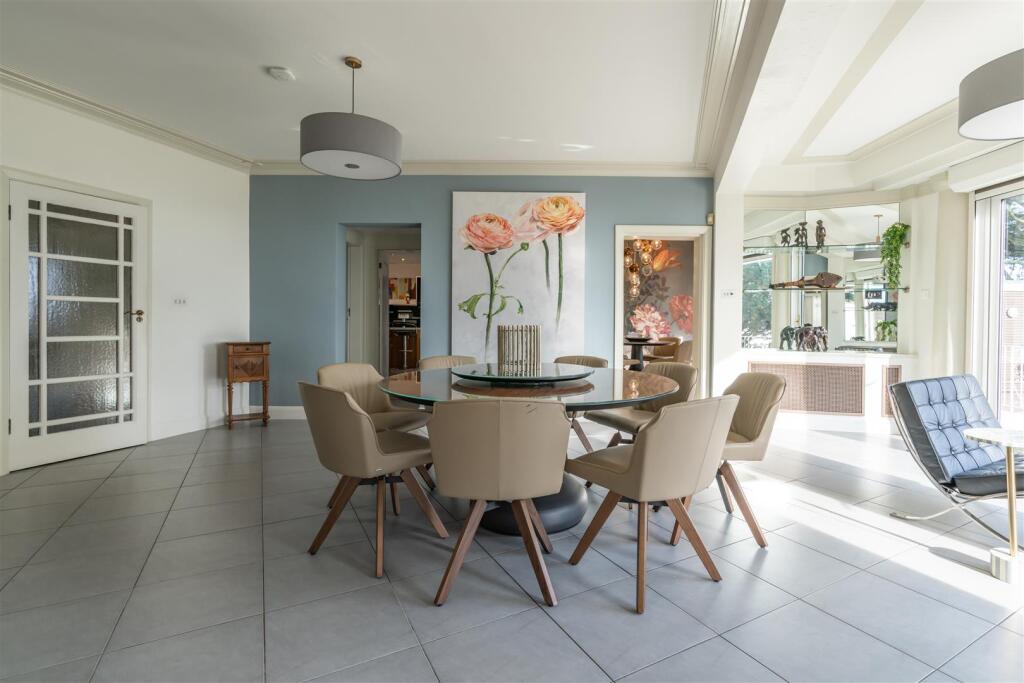 Formal Dining