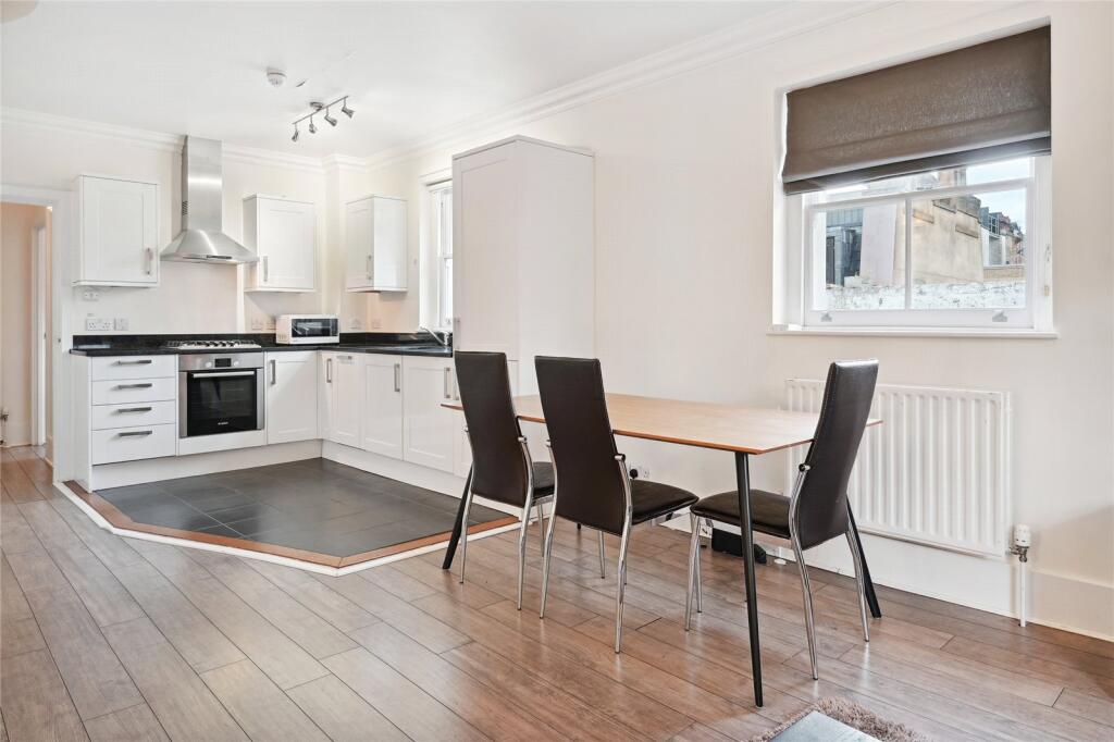 Kitchen/ Dining