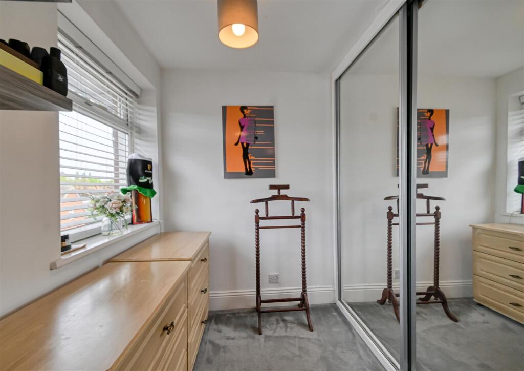 23 Cann Hall Drive-16.jpg