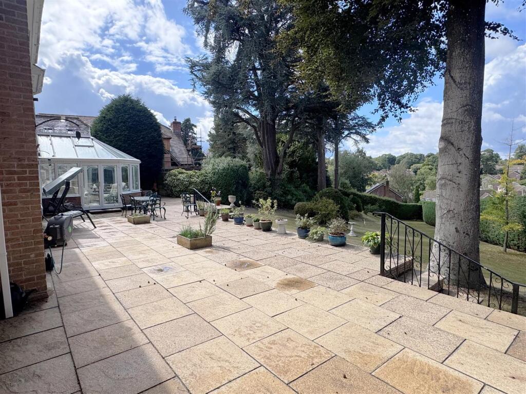 Patio 1.JPG