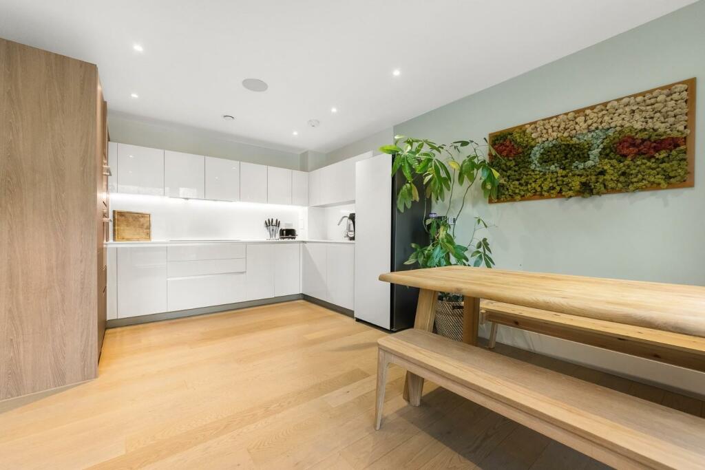 Kitchen (2).jpg