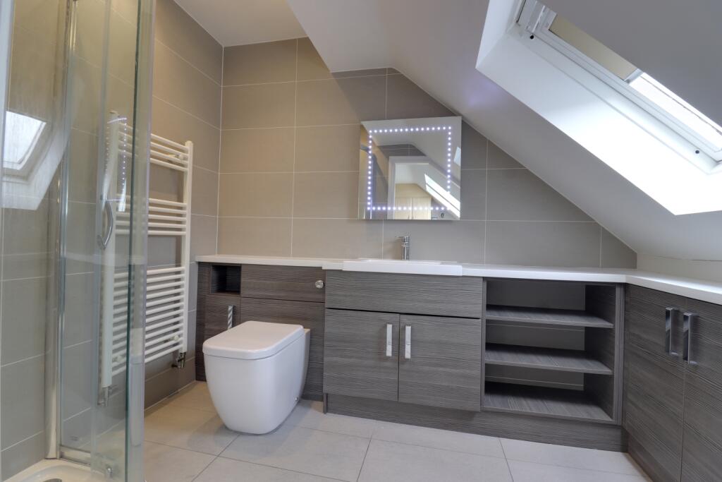 Ensuite double bedroom2