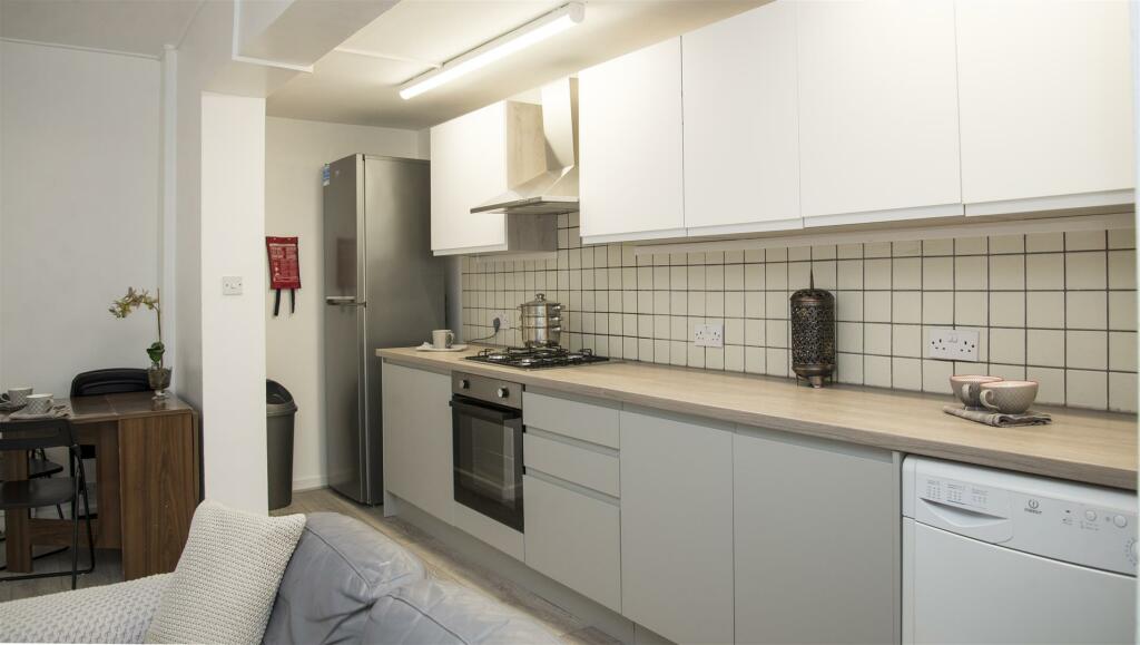 student-5-bed-house-portsmouth-margate-road (31).J