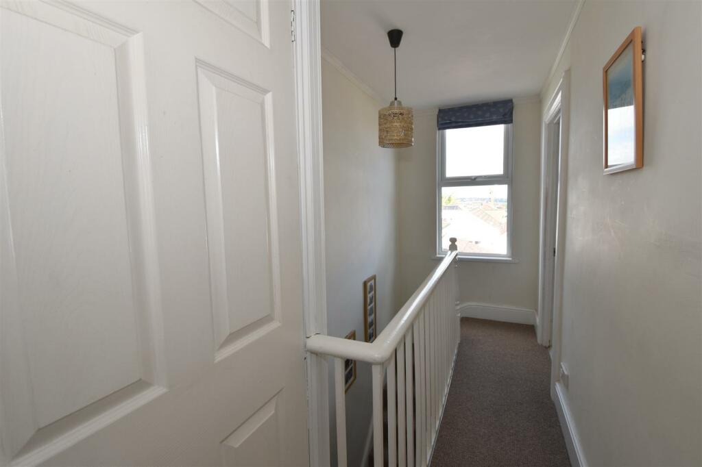 1st floor landing.jpg