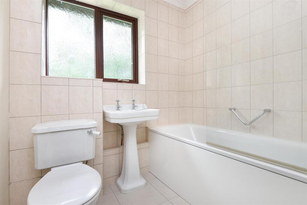Bathroom.jpg