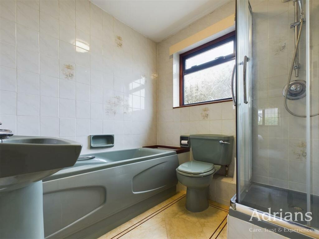 BATH / SHOWER ROOM
