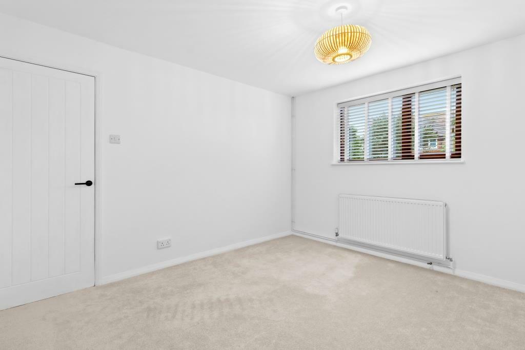 Bedroom 1.jpg