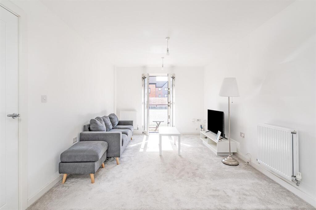 78 Newman Square_7.jpg