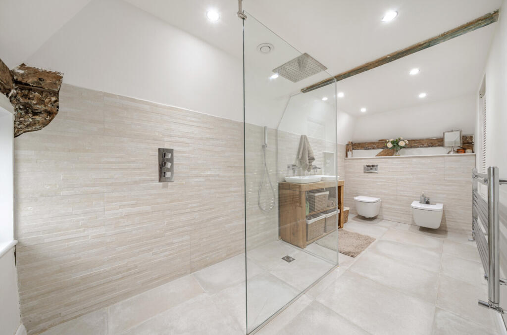 1372470-18-6900e0...