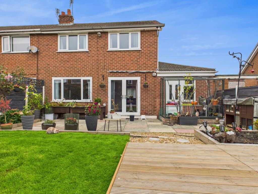 CAM03729G0-PR0149-STILL024