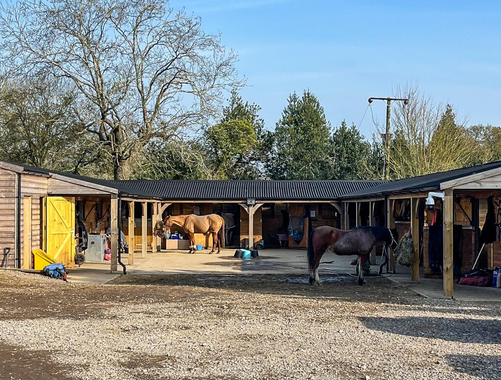 danescroftstables12
