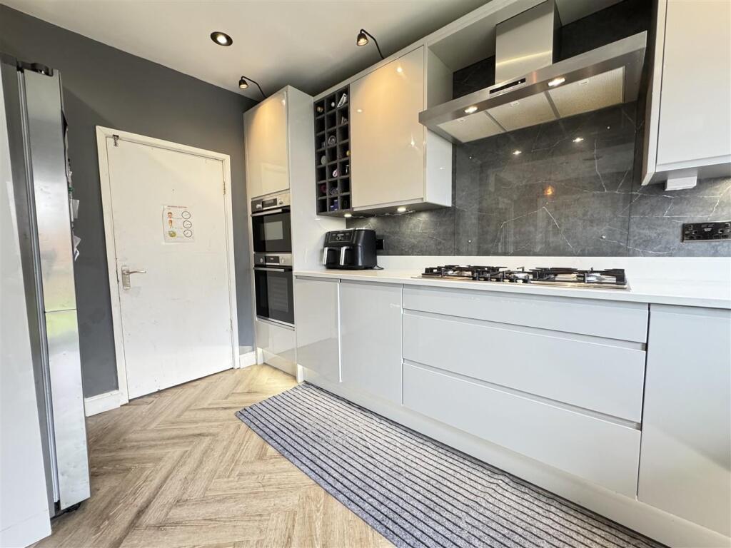 IMG_9904 (Large).JPG