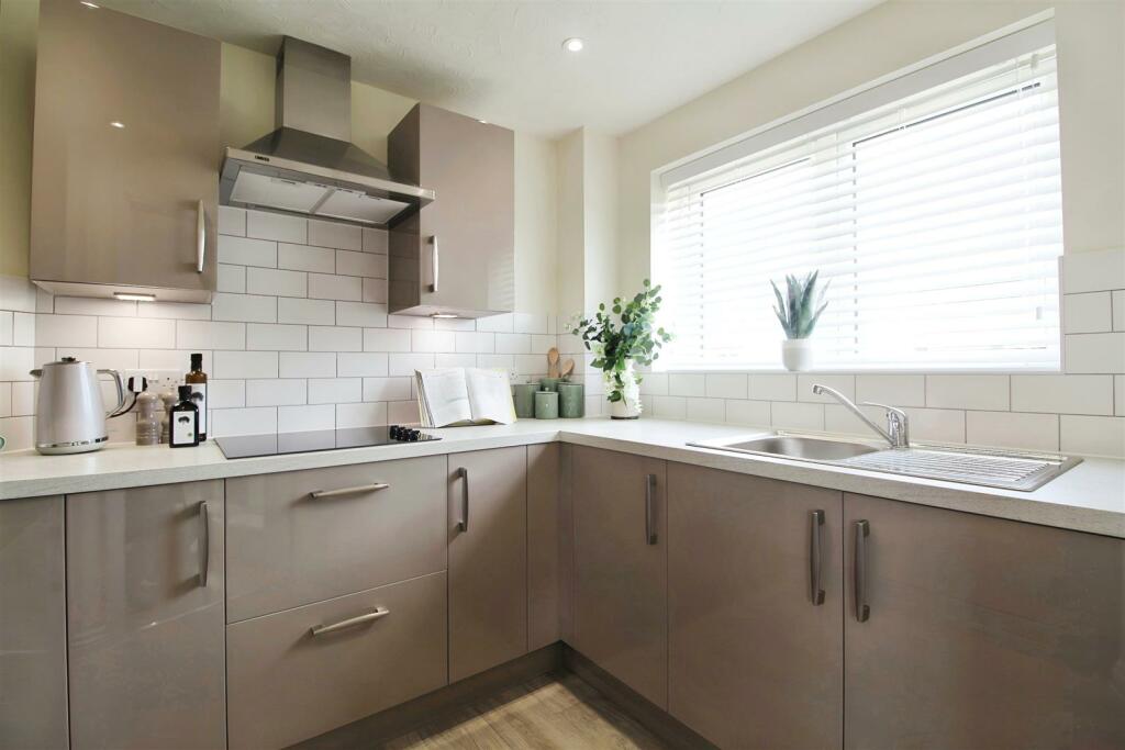 48e5d1e1-kitchen.JPG