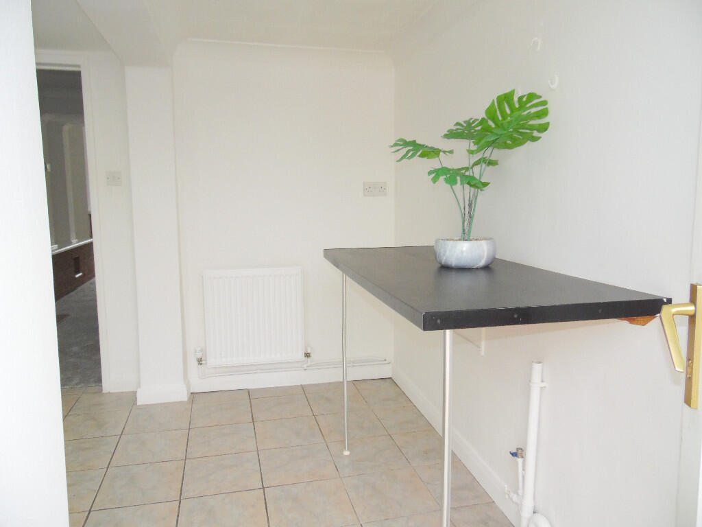 KITCHEN/BREAKFAST RM