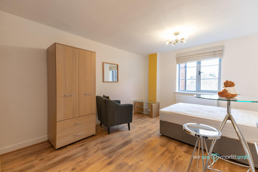 Studio Living Spa...