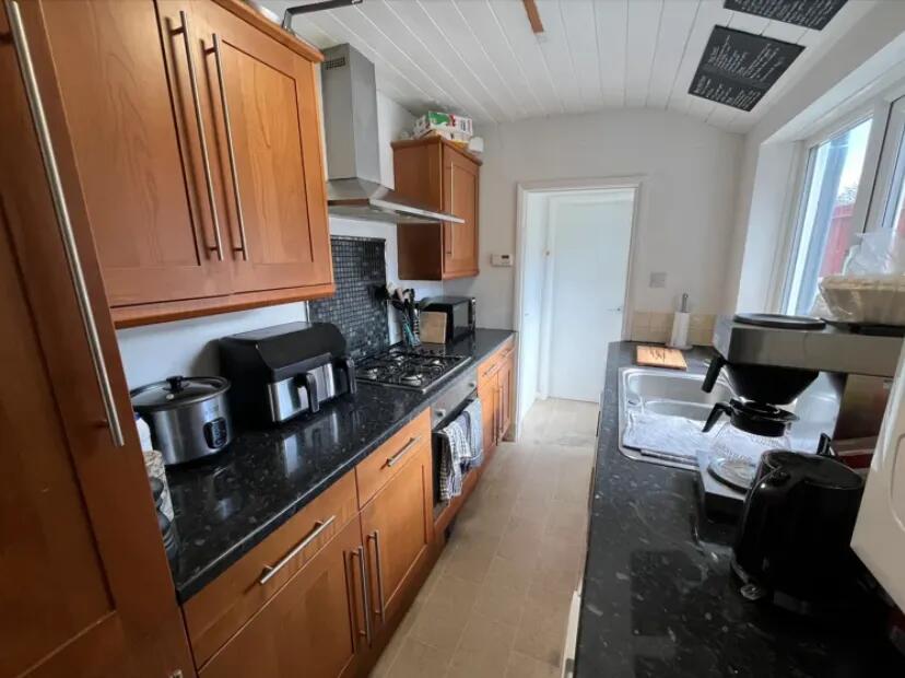 st-nicholas-street,-bills-inclusive---3-bedroom,-1-bathroom-image-3.jpg