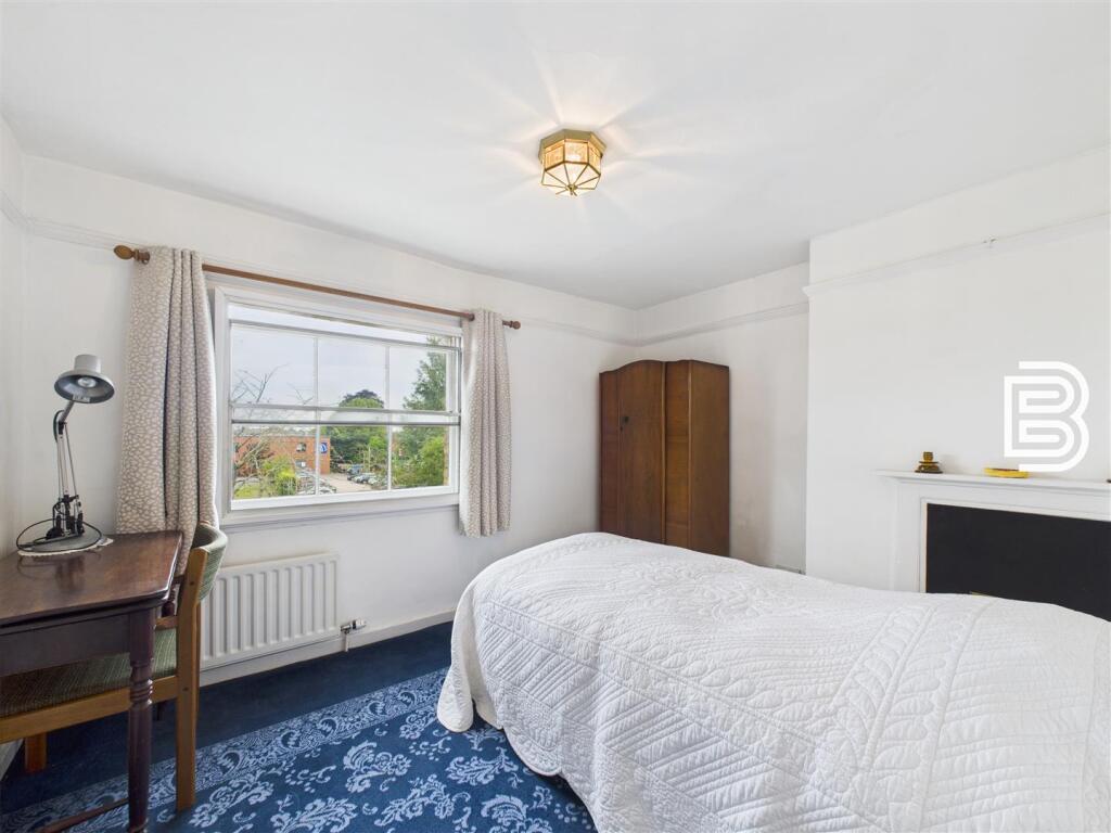 Bedroom 6.jpg