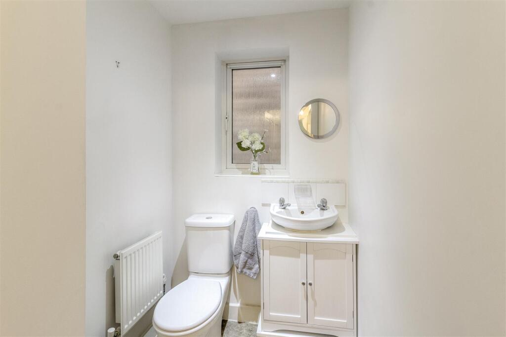 Cloakroom/WC