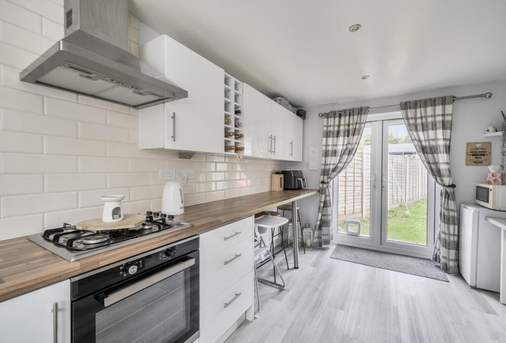 1356456-9-68d3c19...