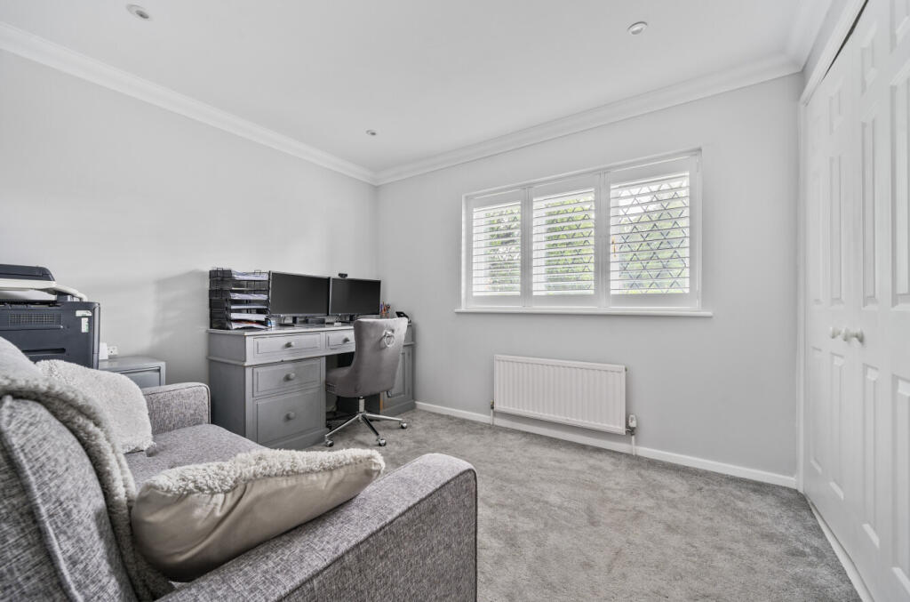 1316798-5-685d426...