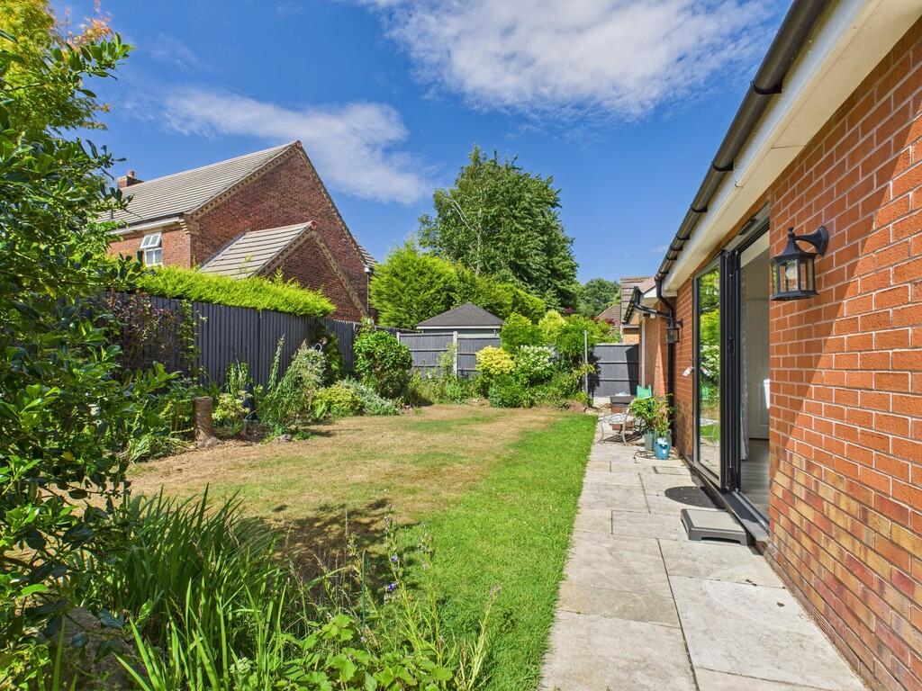 CAM03830G0-PR0180...