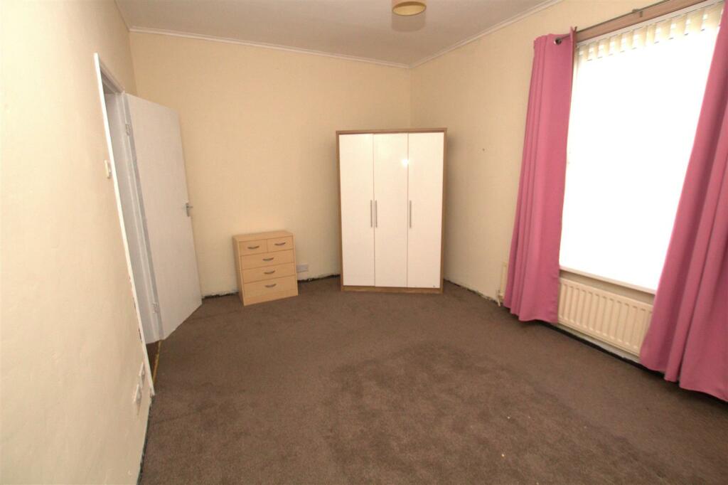 Master Bedroom 2.jpg