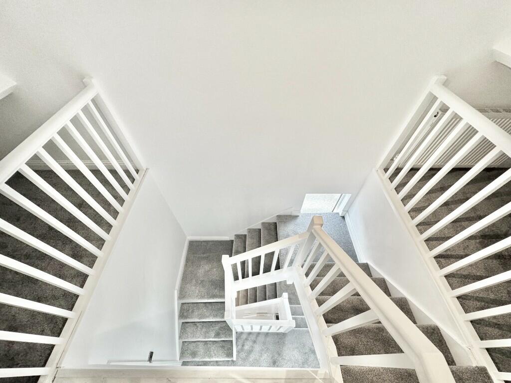 2ND FLOOR LANDING