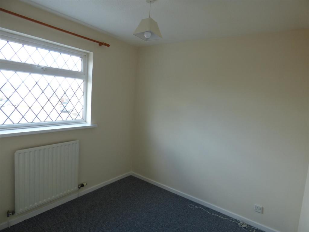 bedroom 3.JPG