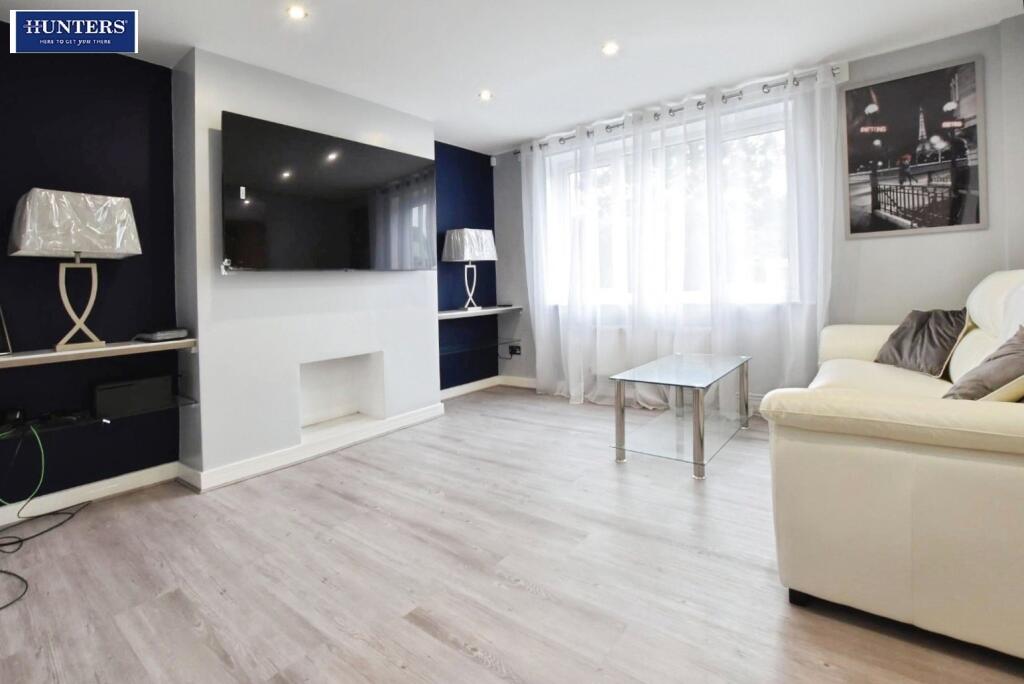 pbox-living_room-332091.JPG