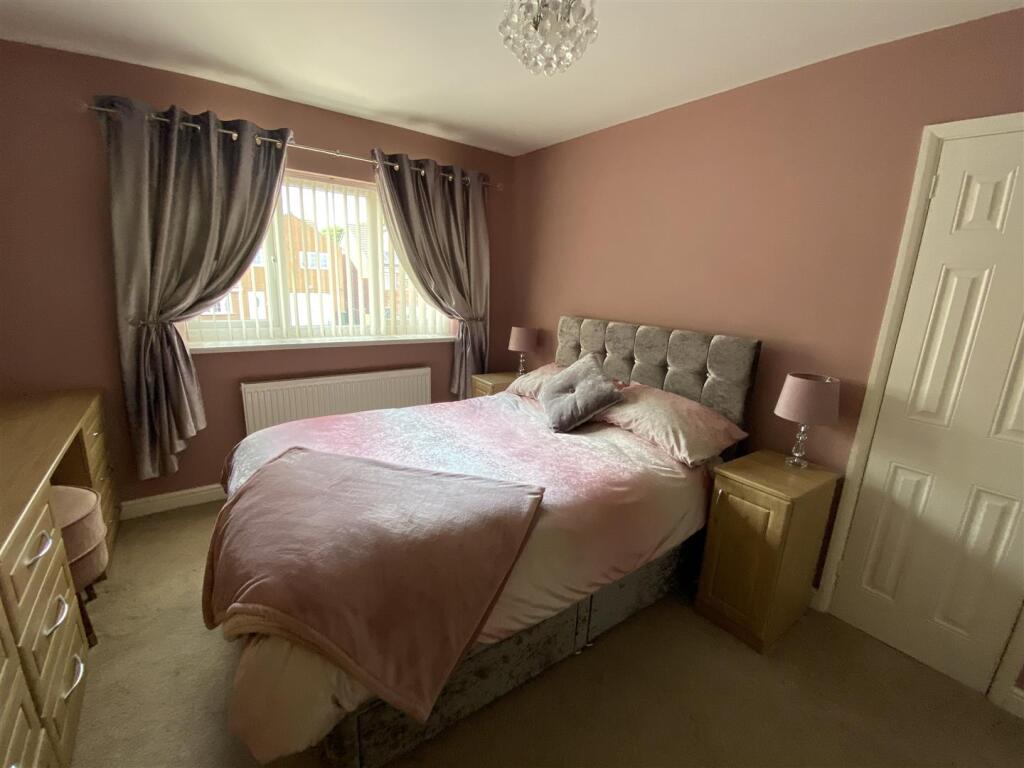 Bedroom no.1 front double: