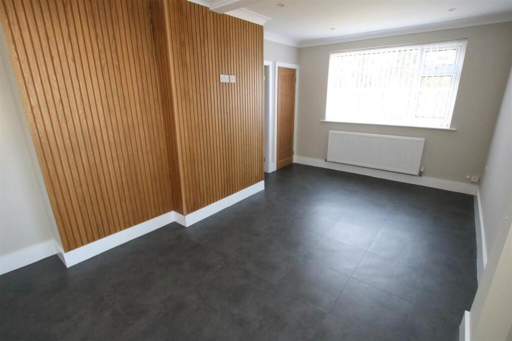 LIVING / DINING  ROOM