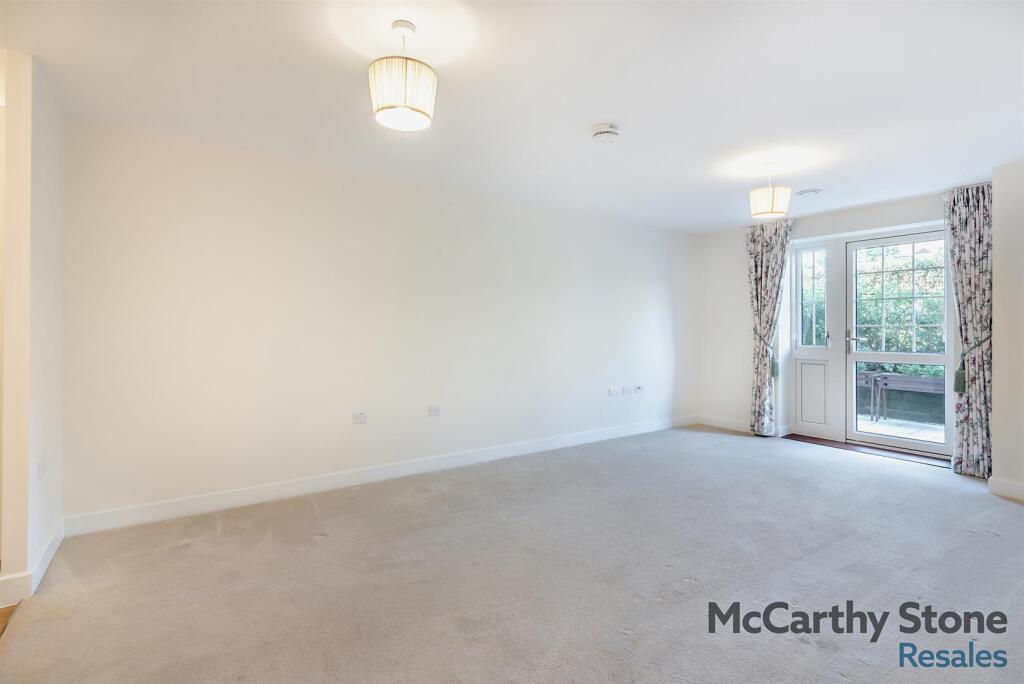 8655579-interior04-800.jpg