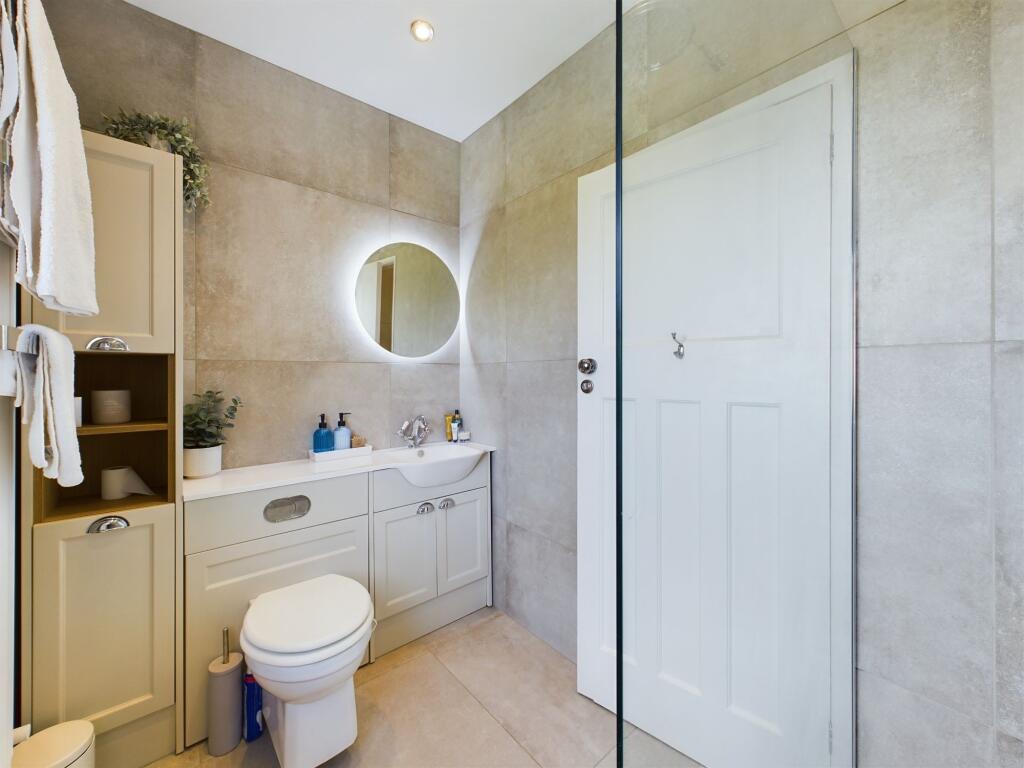 Shower Room (First Floor)