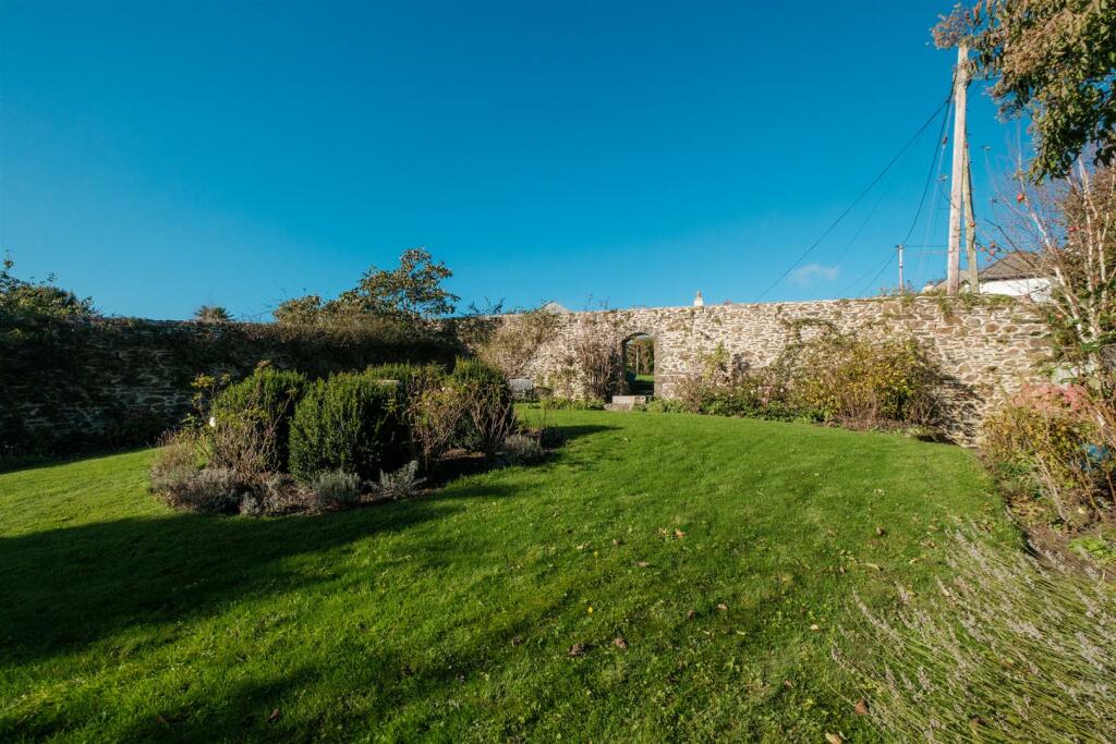 Parry_Wills Tenement photos Outside-17.jpg