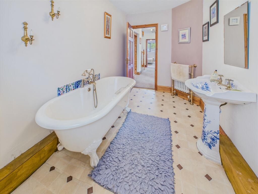 Main Bathroom