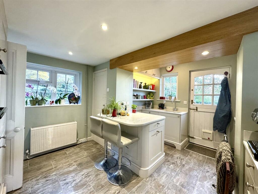 KITCHEN/BREAKFAST ROOM