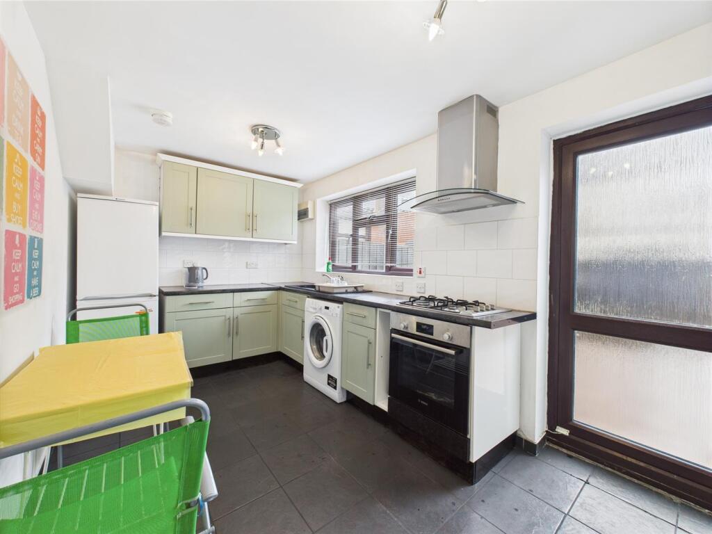 Kitchen: