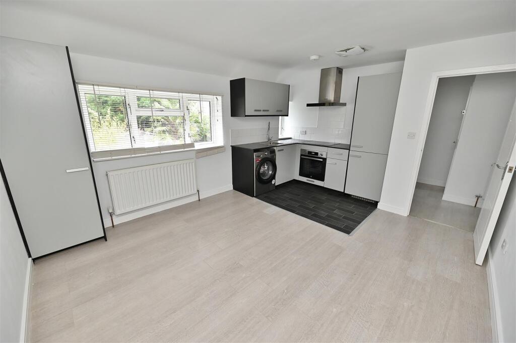 Open PLan Lounge/Kitchen