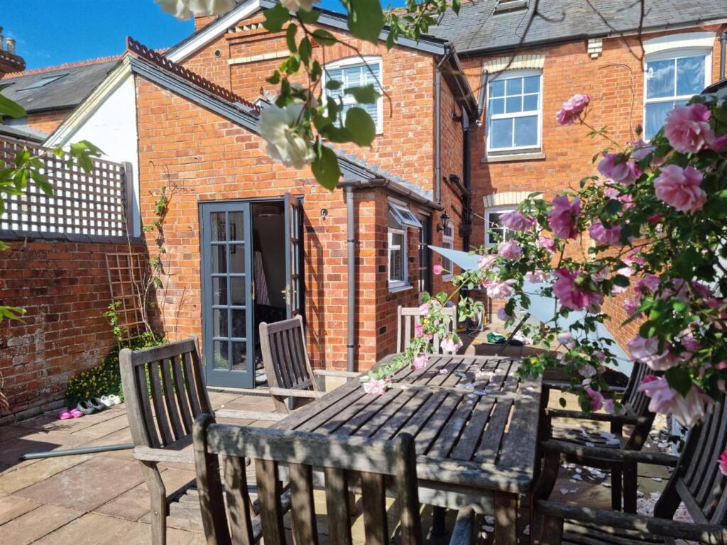 WhatsApp Image 2025-05-13 at 17.02.50.jpeg