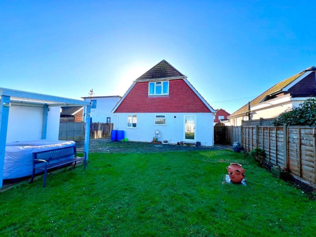 18 Seaview Road Rear 2.jpg