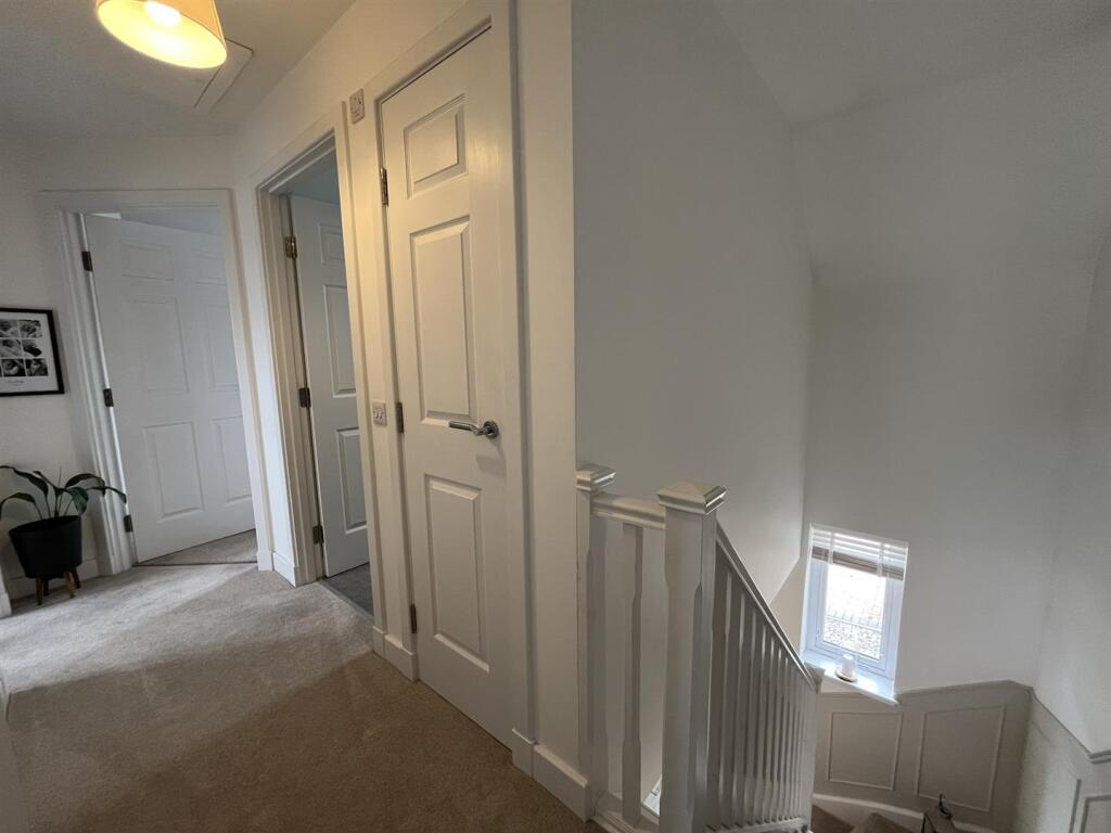 STAIRCASE &amp; LANDING