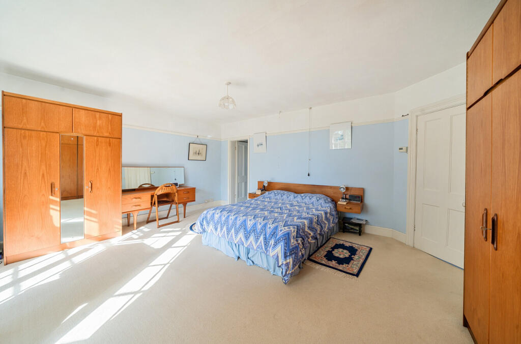 1359943-7-68dc068...