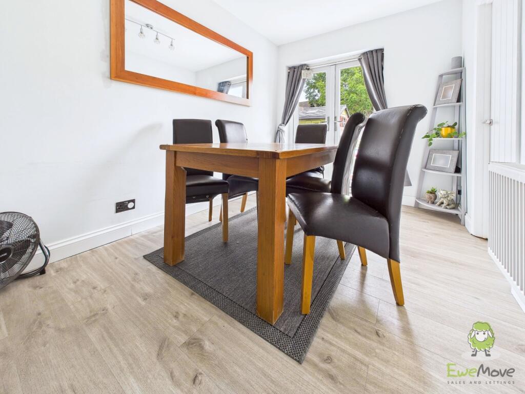 CAM01543G0-PR0160-STILL009