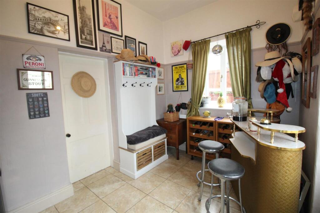 Park Road 74, Sun Room 1.JPG