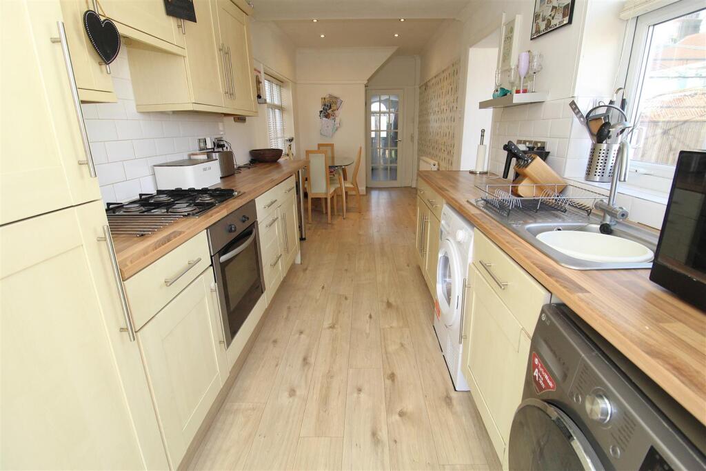 Extended Kitchen/Breakfast Room