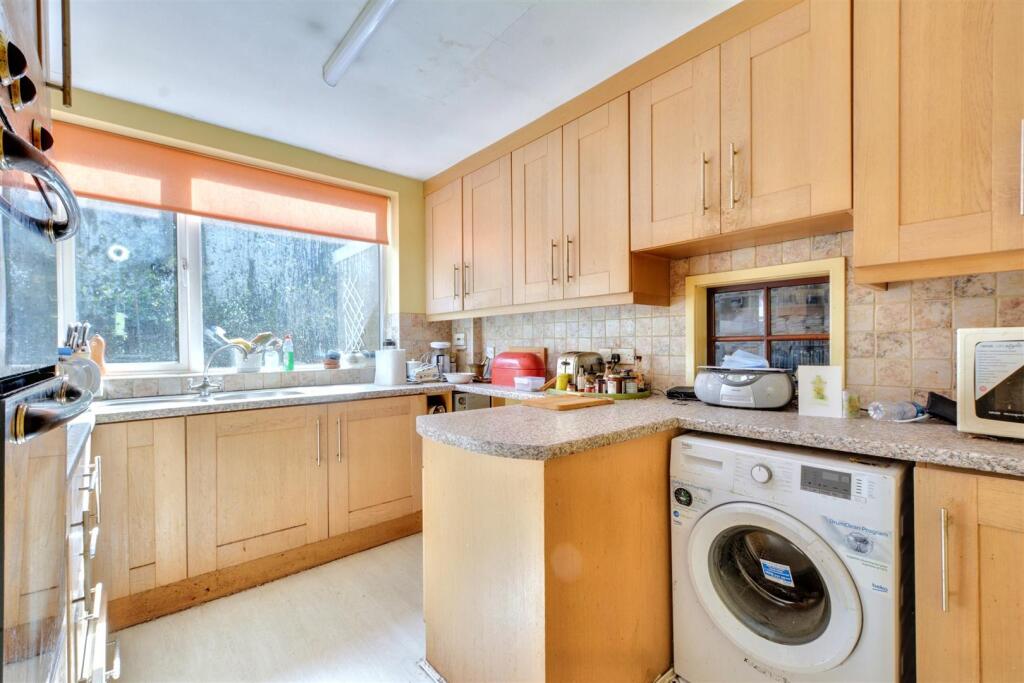 Kitchen_2.jpeg