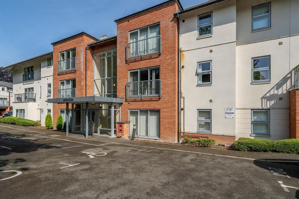 Flat 26 Kensington Court_2.jpg