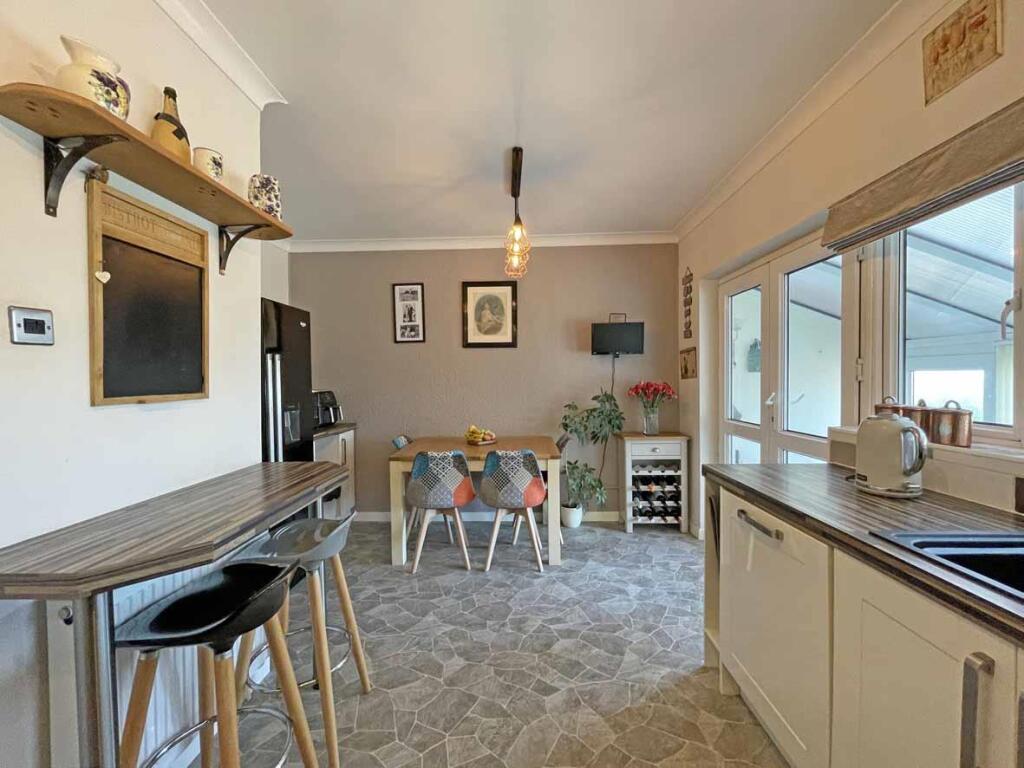 Dayton Close 51 Kitchen 6.jpg